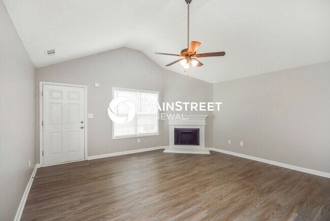 Foto del edificio - 3 Bedroom Pet-Friendly Home in Lithonia, GA with Main Street Renewal
