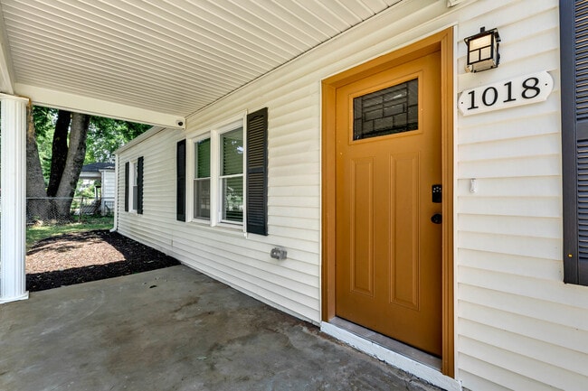 Foto del edificio - 1018 Fairway Dr NW