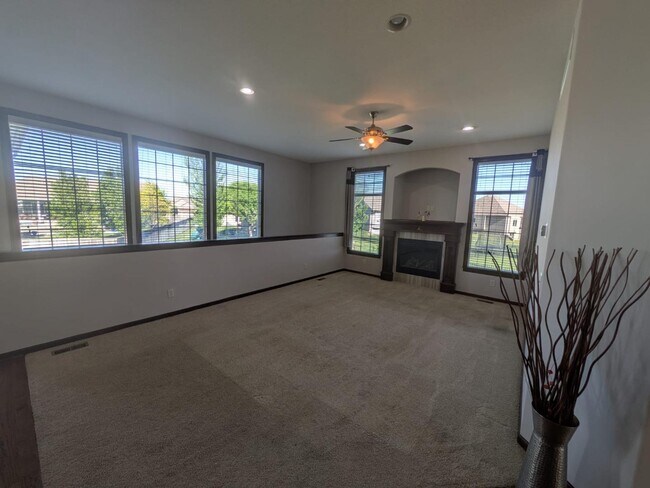 Foto del edificio - 2356 N Silverdale St