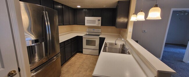 Foto del edificio - MOVE IN SPECIAL $500 OFF FIRST MONTHS RENT...