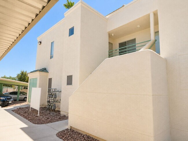 Foto del edificio - 7100 W Pirates Cove Rd