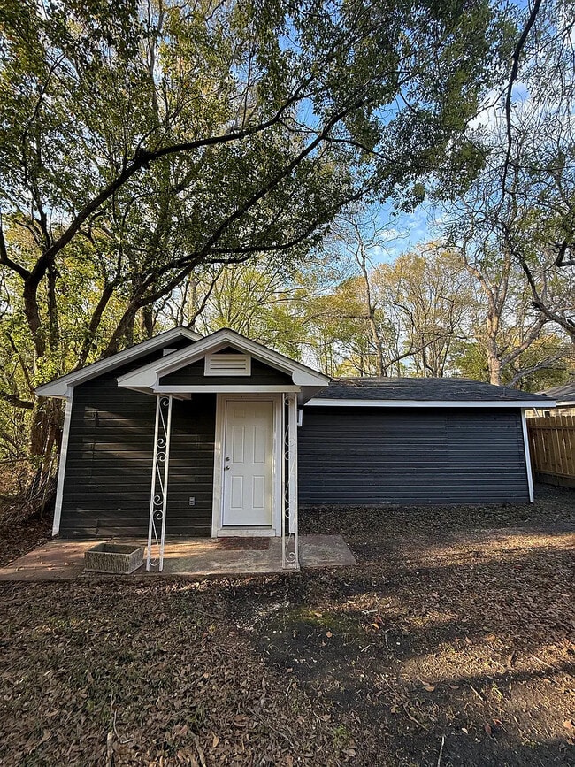 Building Photo - 2566 Pleasant Valley Rd