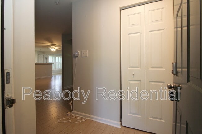 Building Photo - 7500 Calderon Ct