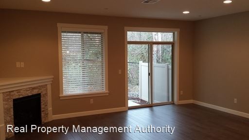 Foto del edificio - 3 br, 2.5 bath House - 1911 NW Sage St.