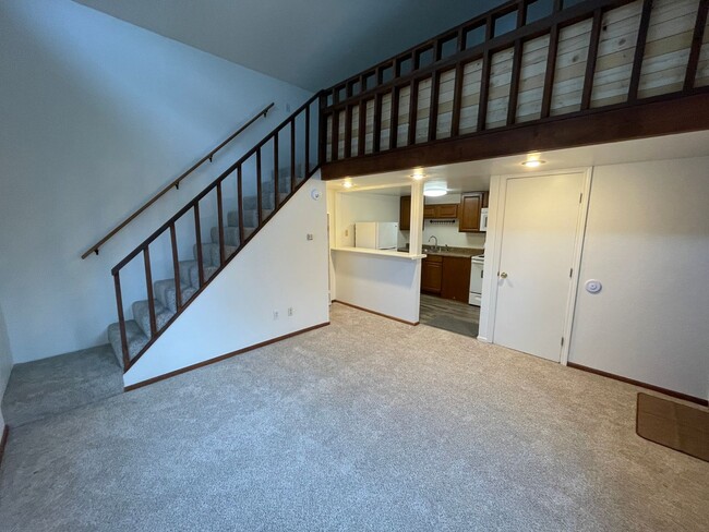Building Photo - 518 4th St