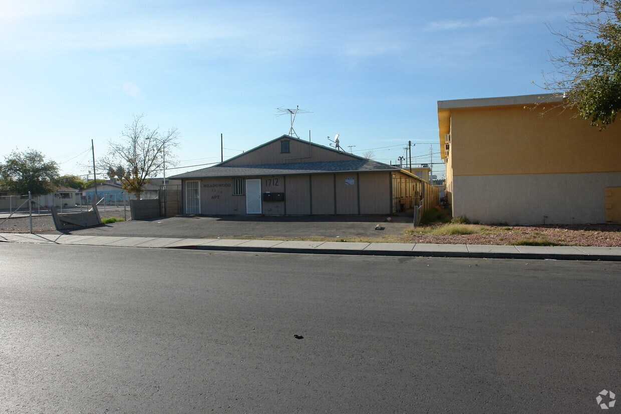 Building Photo - Meadowwood Apartments