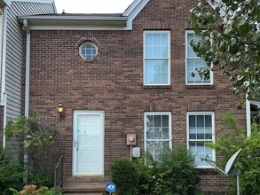 Building Photo - 611 Walker Rd