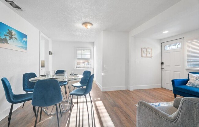 Foto del edificio - 7822 Sycamore Drive