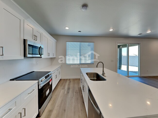 Foto del edificio - 12503 W Flynn Ln