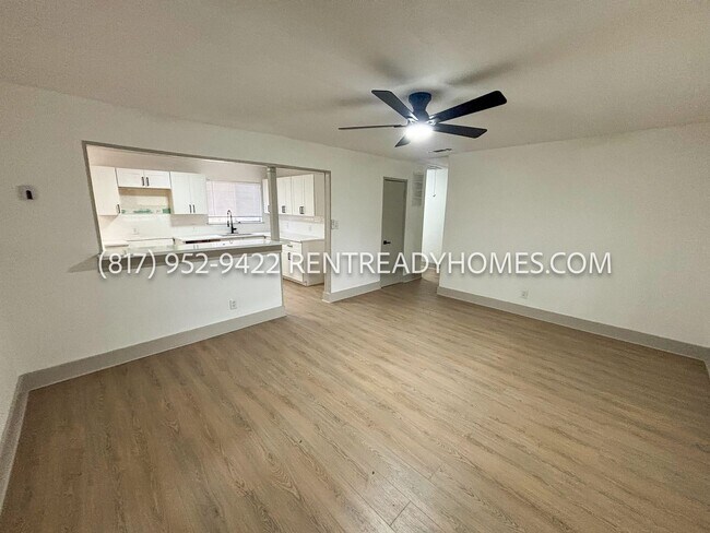 Foto del edificio - 3835 Basswood Dr