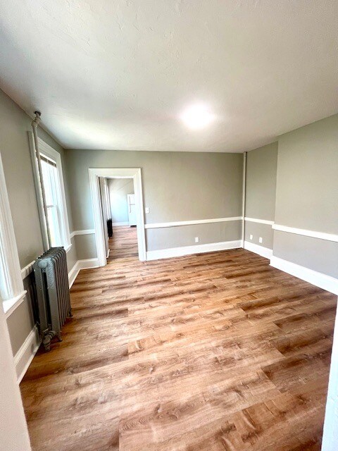 Sala de estar del primer piso - 38 Brown St