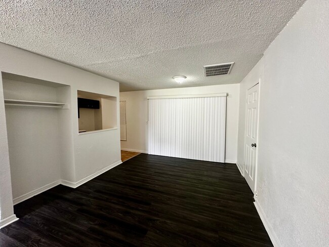Building Photo - 4655 Cepeda St