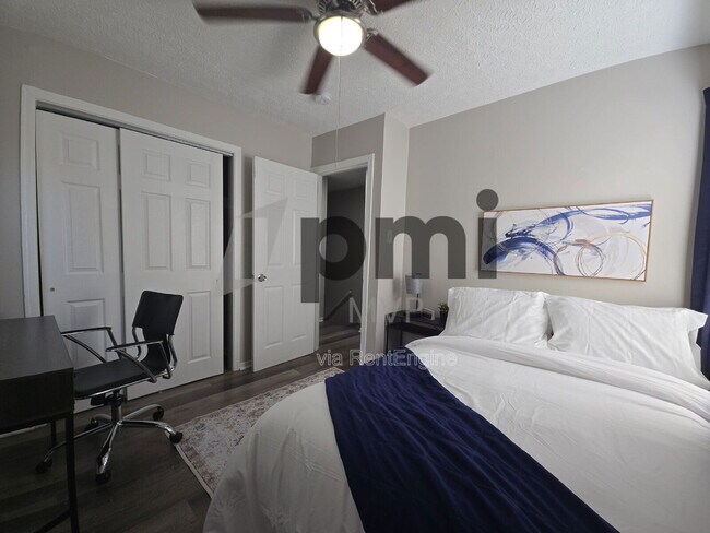 Building Photo - 4615 Langley Ave