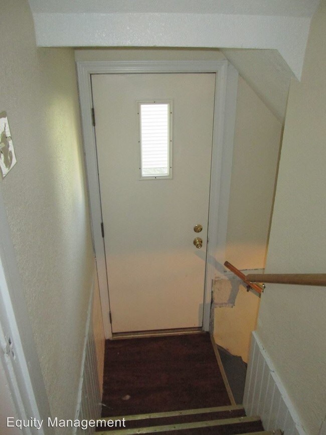 Building Photo - 3 br, 1 bath House - 431 Lawrence Ave