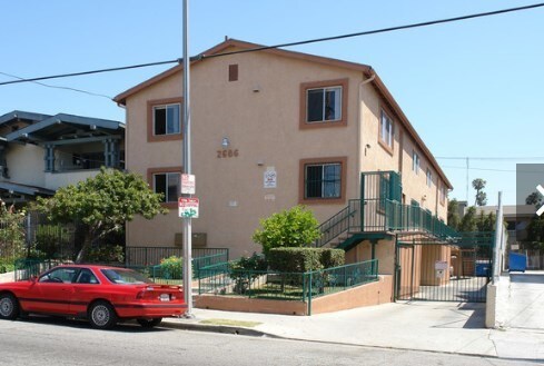 Foto del edificio - 2686 James M Wood Blvd