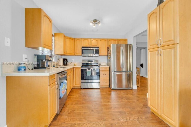 Foto del edificio - 1499 Yellowthroat St