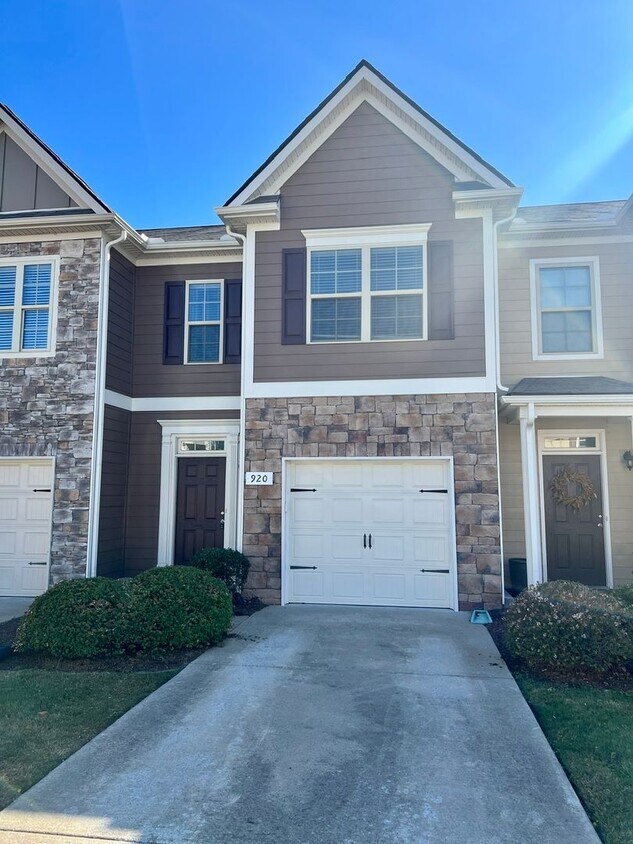 Primary Photo - 3BR 2.5BA Townhouse/Condominium