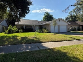 Building Photo - 2802 Valley Forest Dr