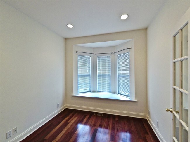 Building Photo - 39 Mallard Pl