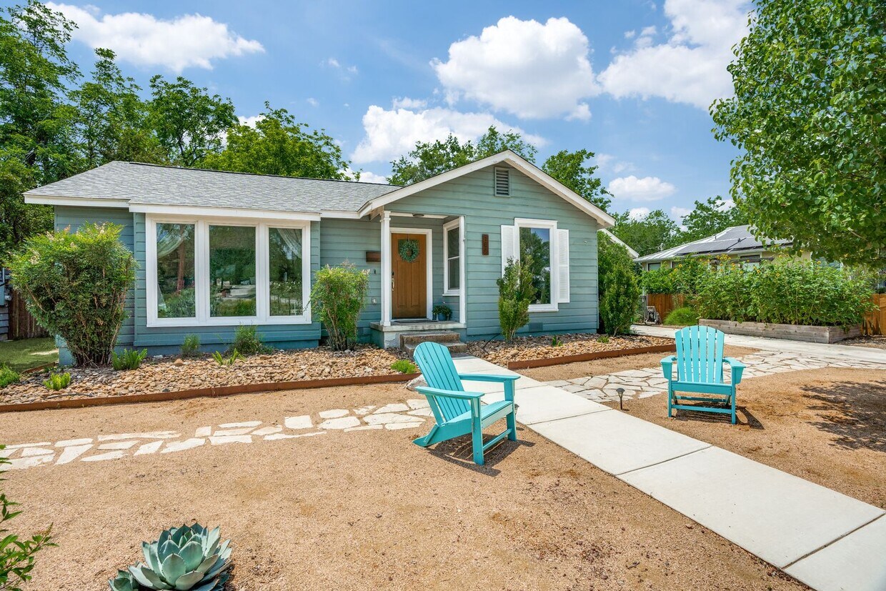 Foto principal - 164 Chevy Chase Dr