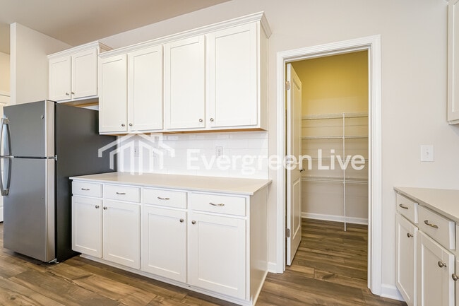 Foto del edificio - 828 Pear Blossom Ct