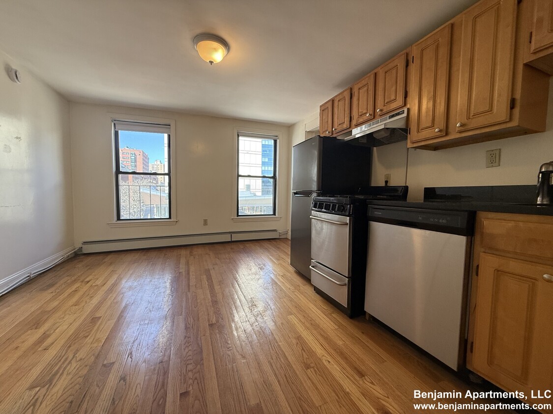 Foto principal - 222 Cambridge St