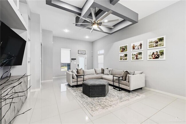 Foto del edificio - 921 Casa Blanca Dr