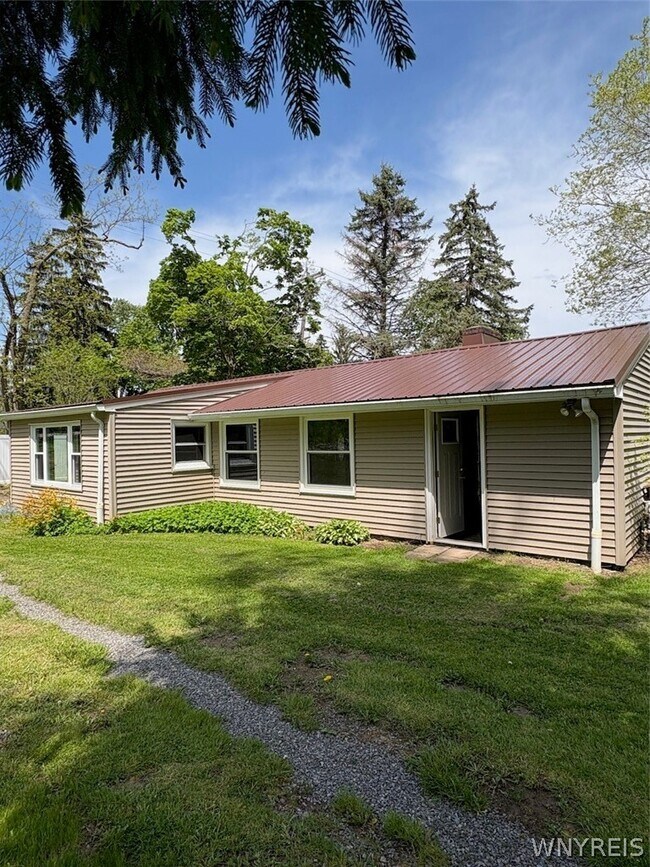 Building Photo - 896 Hillside Dr