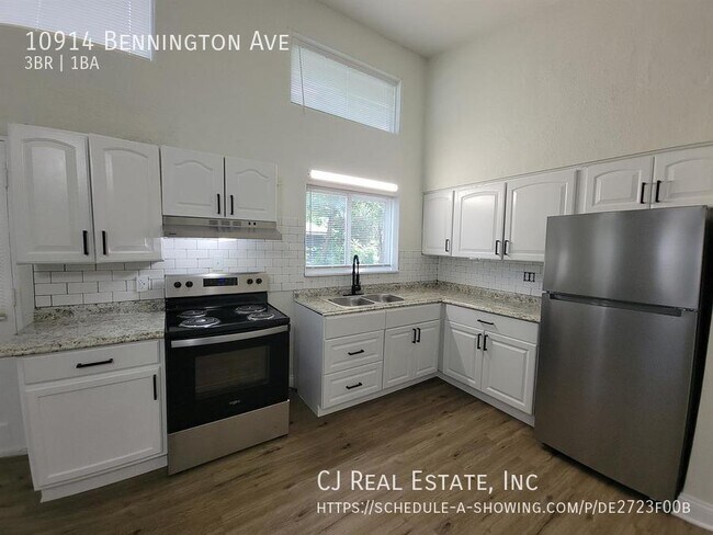 Foto del edificio - 10914 Bennington Ave