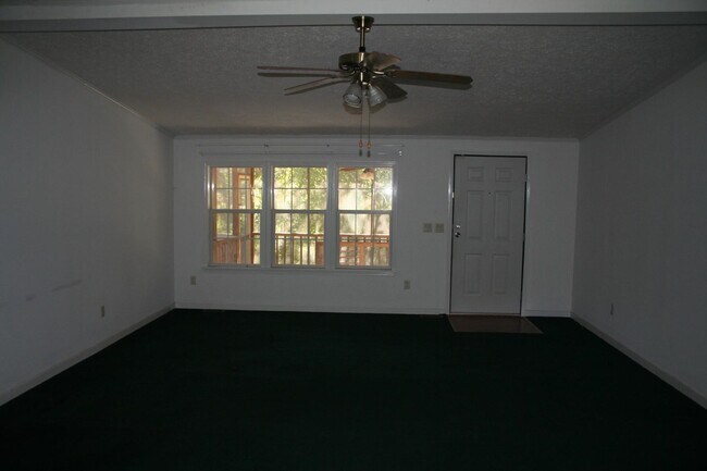 Building Photo - 764 Harmony Rd