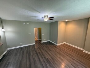 Building Photo - 1 Bedroom Apartment