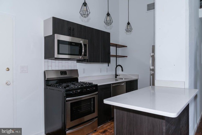 Building Photo - 1217 Spring Garden St