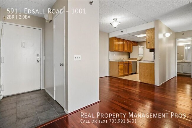 Foto del edificio - 5911 Edsall Rd