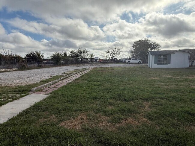 Foto del edificio - 14405-14405 FM973