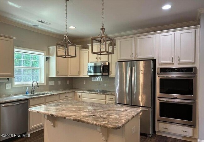 Building Photo - 540 Ave of the Carolinas