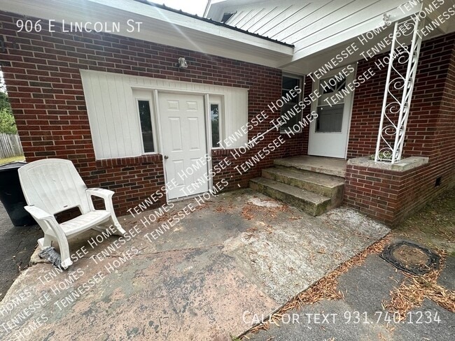 Building Photo - 906 E Lincoln St