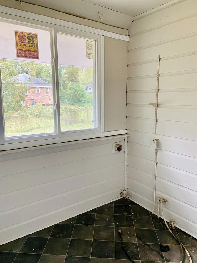 Building Photo - 4/2 home for rent! $1100