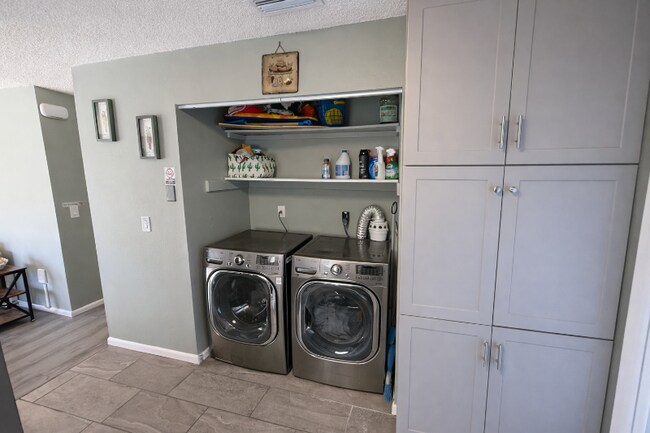 Foto del edificio - 4705 19th St W