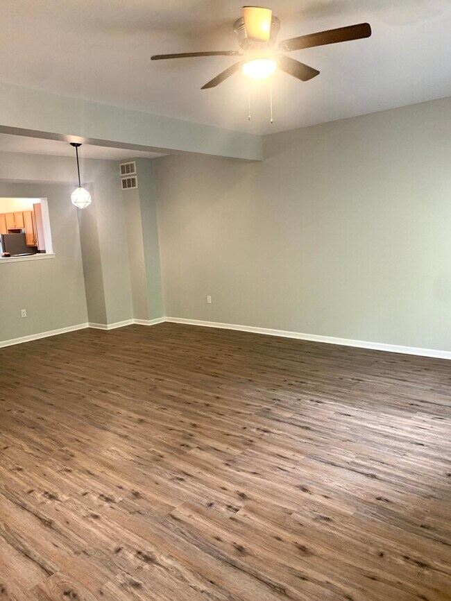 Foto del edificio - 3 Bedroom Townhome for Rent
