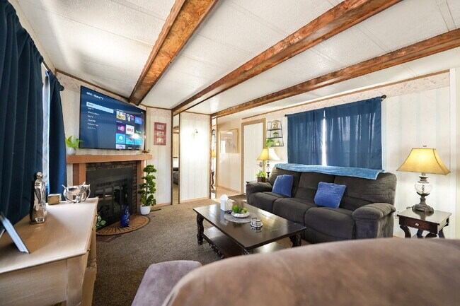 Foto del edificio - Stylish & Spacious 2-Bedroom Mobile Home