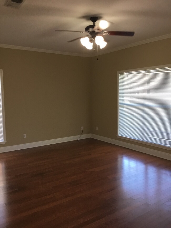 Photo - 15 Oxford Dr House