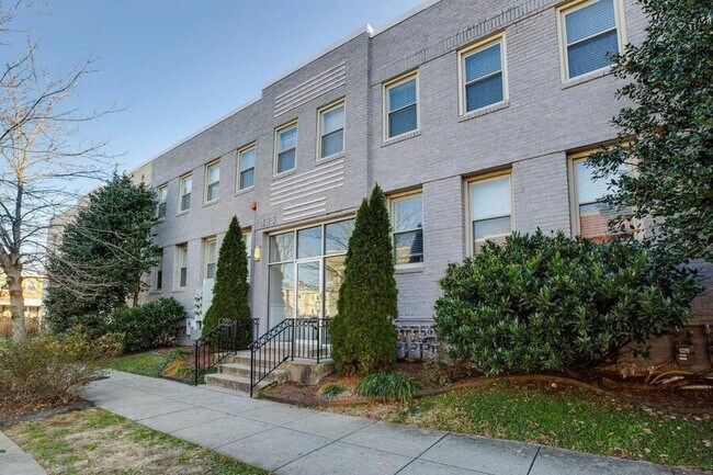 Foto del edificio - 423 18th St NE