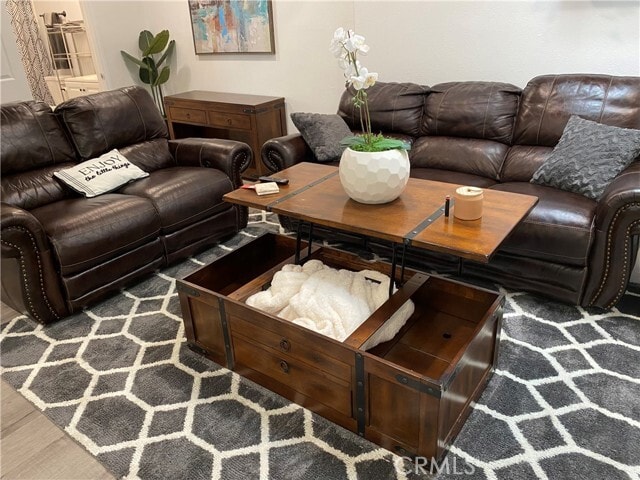 Building Photo - 723 N Quince Ave