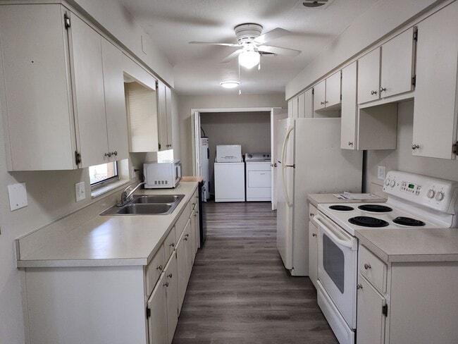 Building Photo - 3263 N Maidencane Dr