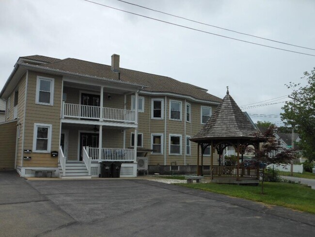 Foto del edificio - 677 Belmont St
