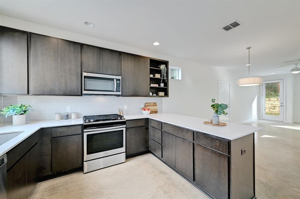 Foto principal - 705 N Bluff Dr