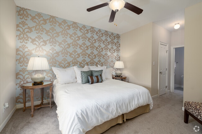 2BR, 2BA - 1,200SF - Bedroom - Ballantyne Commons of Augusta
