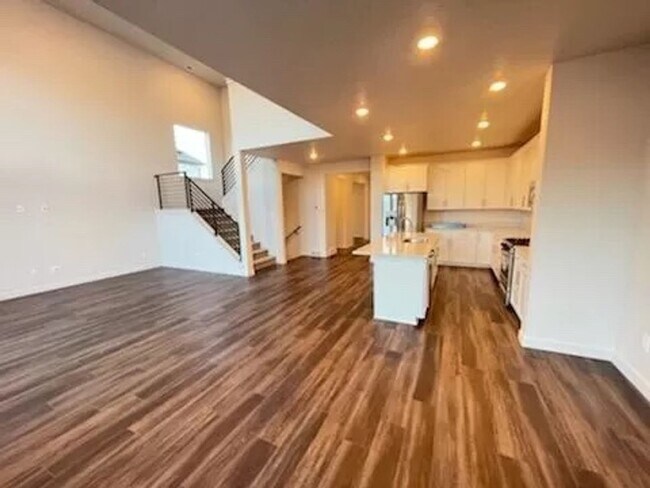 Building Photo - Spacious Home Available Soon!