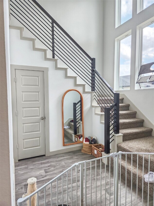 Building Photo - 7219 Sunbreeze Ln