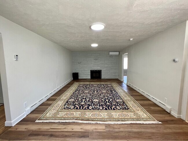 sala de estar - 614 N College Ave